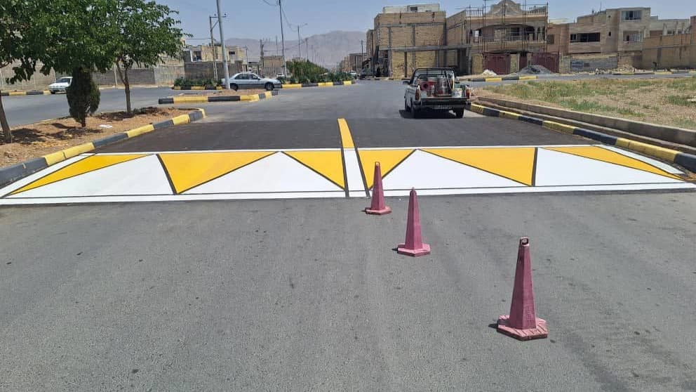 نقش خطوط ترافیکی